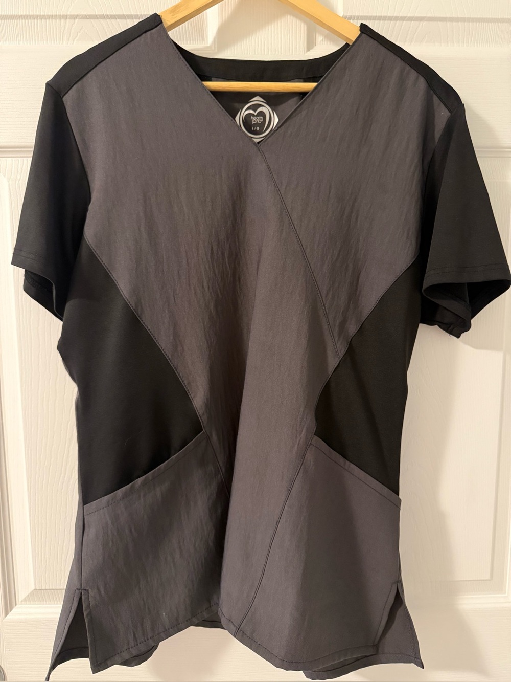 Health Pro 4-Way Stretch Scrub Top Black Gray Wrap Style Women’s Large